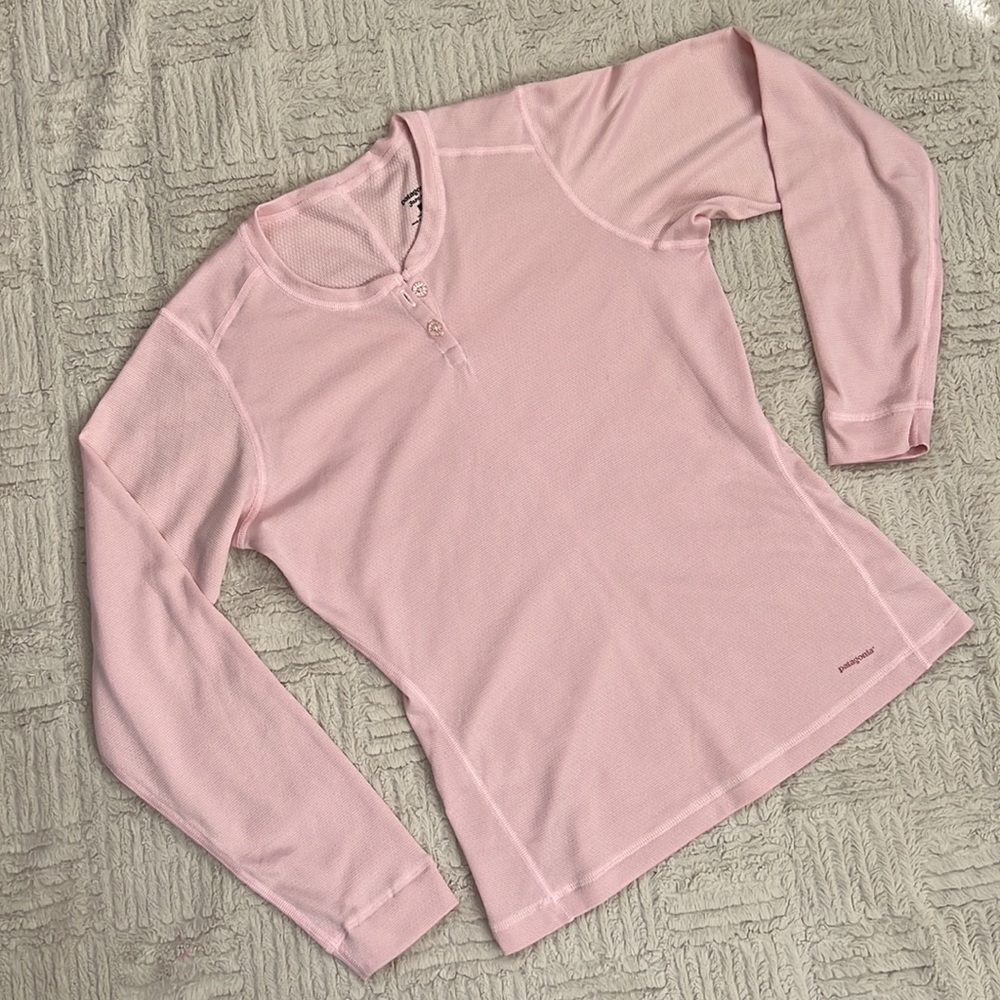 Patagonia Apilene baselayer long sleeve 2 button top, pink, Size small